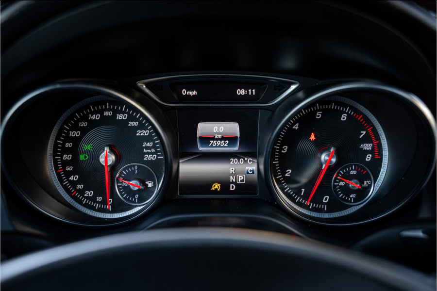 Mercedes-Benz GLA GLA200 Premium Plus - AMG Line | Panorama | Camera | Navi | Stoelverwarming
