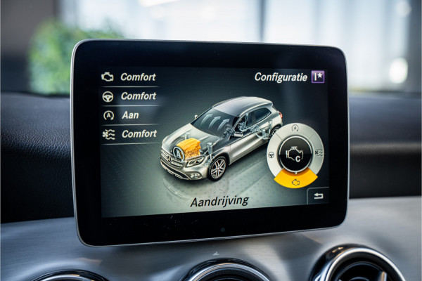 Mercedes-Benz GLA GLA200 Premium Plus - AMG Line | Panorama | Camera | Navi | Stoelverwarming