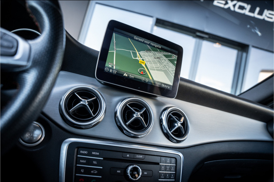 Mercedes-Benz GLA GLA200 Premium Plus - AMG Line | Panorama | Camera | Navi | Stoelverwarming