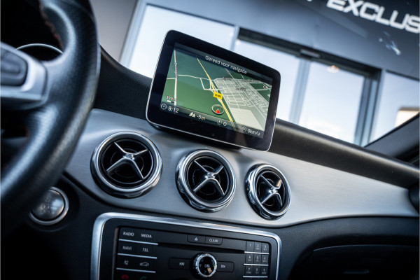 Mercedes-Benz GLA GLA200 Premium Plus - AMG Line | Panorama | Camera | Navi | Stoelverwarming