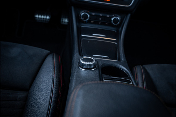 Mercedes-Benz GLA GLA200 Premium Plus - AMG Line | Panorama | Camera | Navi | Stoelverwarming