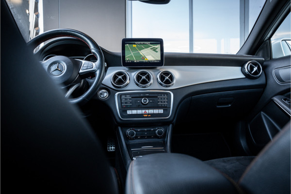 Mercedes-Benz GLA GLA200 Premium Plus - AMG Line | Panorama | Camera | Navi | Stoelverwarming
