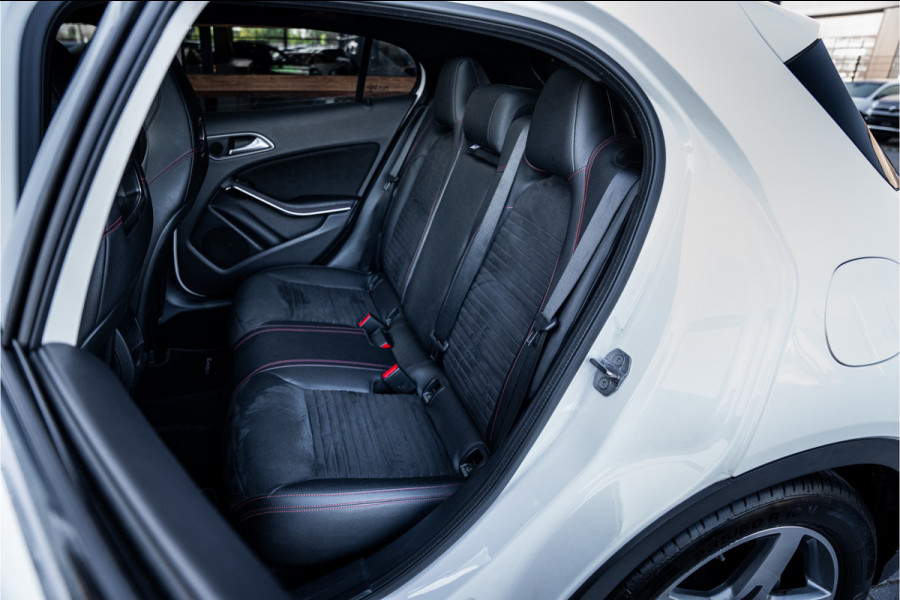 Mercedes-Benz GLA GLA200 Premium Plus - AMG Line | Panorama | Camera | Navi | Stoelverwarming