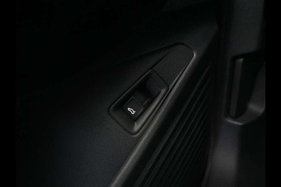 Volkswagen ID.4 First Max 77 kWh Panorama Trekhaak 360 Camera HuD Massage  298