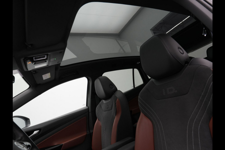 Volkswagen ID.4 First Max 77 kWh Panorama Trekhaak 360 Camera HuD Massage  298