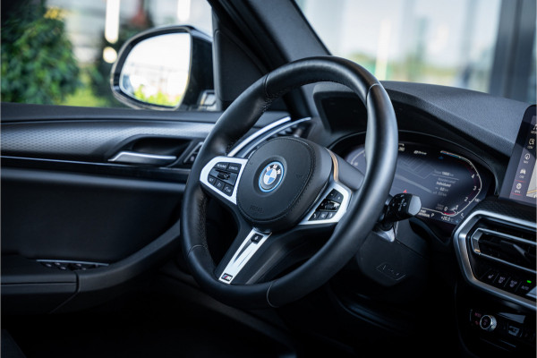 BMW X3 xDrive30e High Executive - M Sport | Panorama | Memory | 360 Camera | Keyless