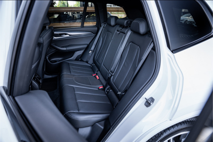 BMW X3 xDrive30e High Executive - M Sport | Panorama | Memory | 360 Camera | Keyless