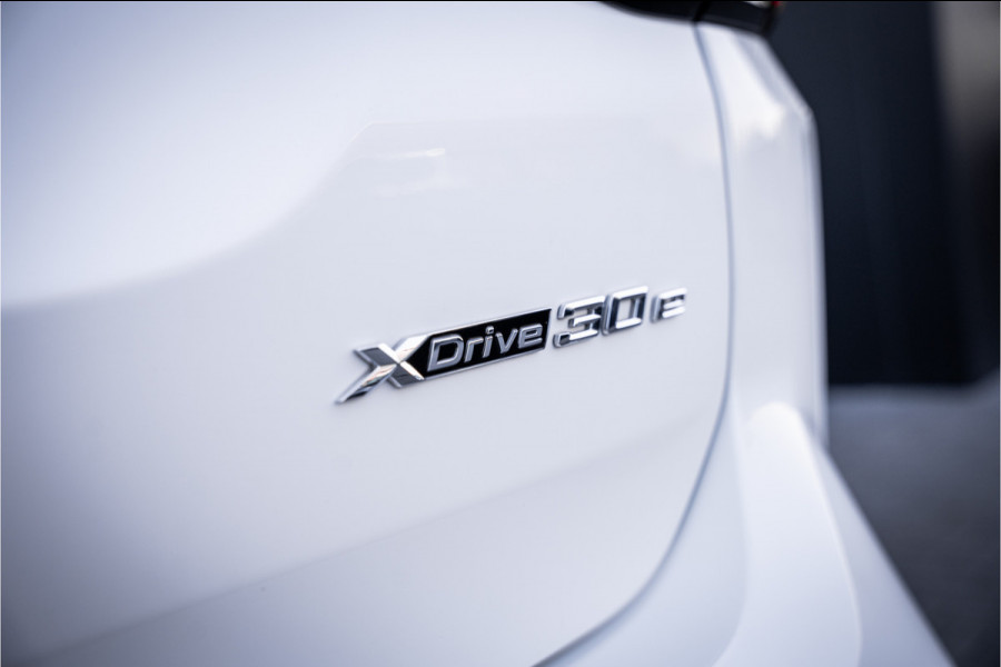 BMW X3 xDrive30e High Executive - M Sport | Panorama | Memory | 360 Camera | Keyless