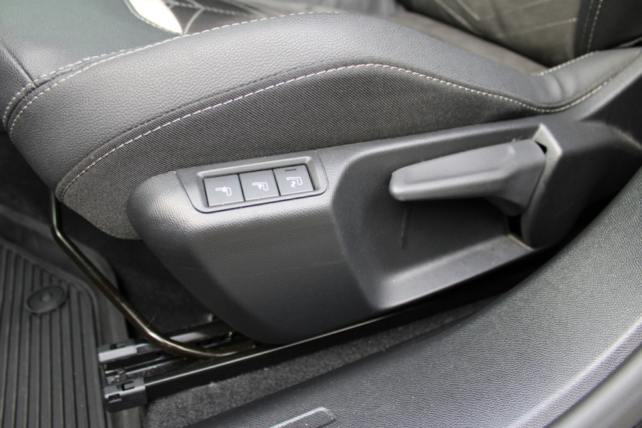 Opel Mokka 1.2T 130PK Ultimate Automaat | Led | Camera | BLIS | Adaptieve Cruise | Keyless | Winterpack