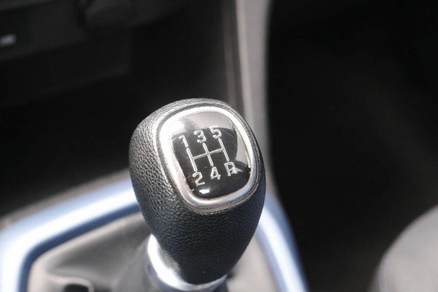 Hyundai i10 BWJ 2017 | 1.0i 66PK i-Motion Comfort | NWE APK | | CLIMA | CRUISE | RADIO/CD | EL RAMEN | EL SPIEGELS |