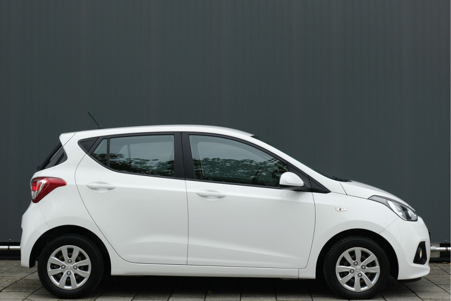 Hyundai i10 BWJ 2017 | 1.0i 66PK i-Motion Comfort | NWE APK | | CLIMA | CRUISE | RADIO/CD | EL RAMEN | EL SPIEGELS |