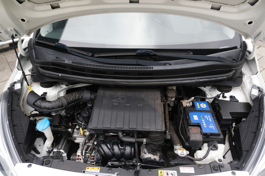 Hyundai i10 BWJ 2017 | 1.0i 66PK i-Motion Comfort | NWE APK | | CLIMA | CRUISE | RADIO/CD | EL RAMEN | EL SPIEGELS |