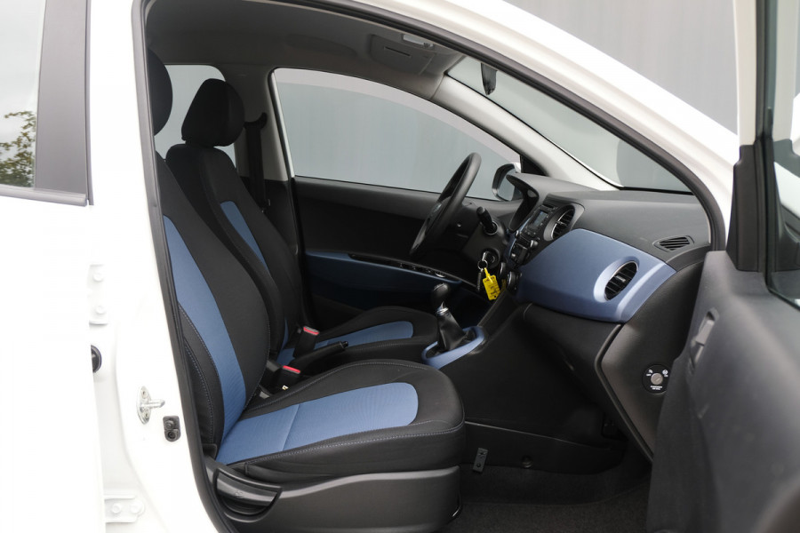 Hyundai i10 BWJ 2017 | 1.0i 66PK i-Motion Comfort | NWE APK | | CLIMA | CRUISE | RADIO/CD | EL RAMEN | EL SPIEGELS |