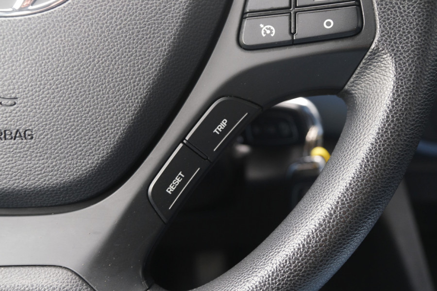 Hyundai i10 BWJ 2017 | 1.0i 66PK i-Motion Comfort | NWE APK | | CLIMA | CRUISE | RADIO/CD | EL RAMEN | EL SPIEGELS |