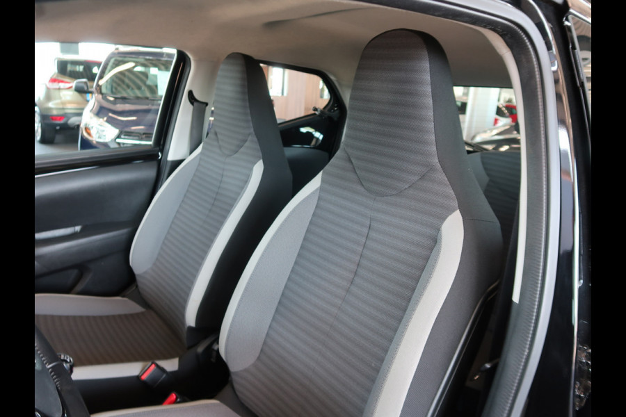 Toyota Aygo 1.0 VVT-i X-Play 5-drs. CAMERA/CARPLAY/AIRCO/LIMITER