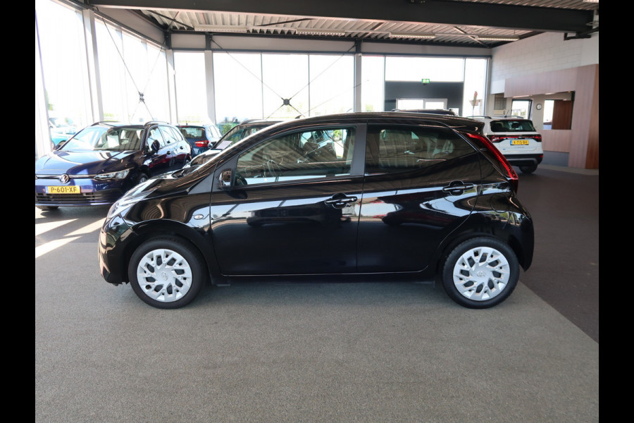 Toyota Aygo 1.0 VVT-i X-Play 5-drs. CAMERA/CARPLAY/AIRCO/LIMITER