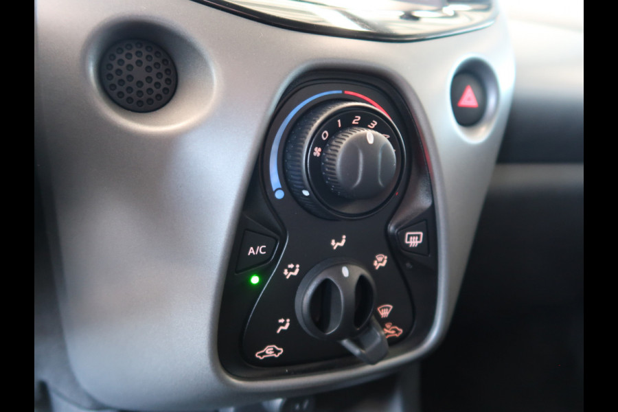 Toyota Aygo 1.0 VVT-i X-Play 5-drs. CAMERA/CARPLAY/AIRCO/LIMITER
