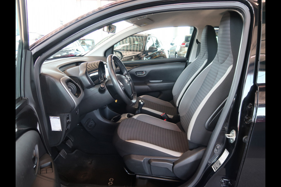 Toyota Aygo 1.0 VVT-i X-Play 5-drs. CAMERA/CARPLAY/AIRCO/LIMITER