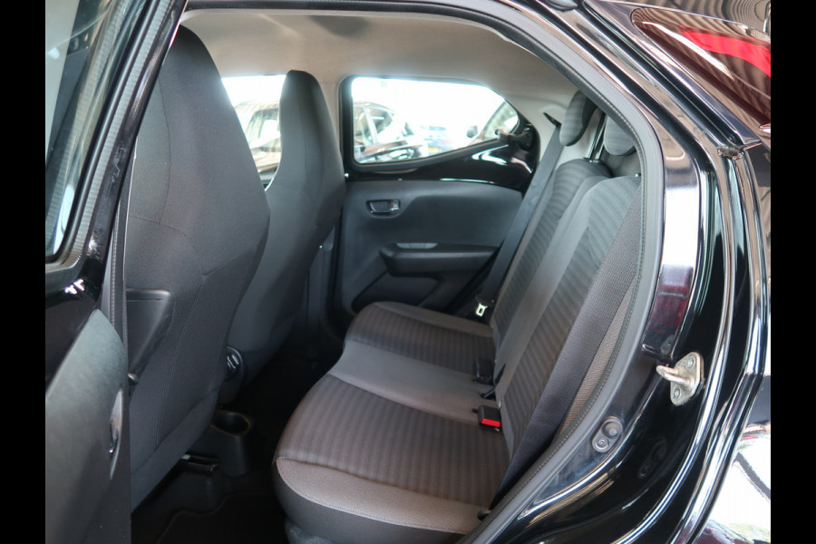 Toyota Aygo 1.0 VVT-i X-Play 5-drs. CAMERA/CARPLAY/AIRCO/LIMITER