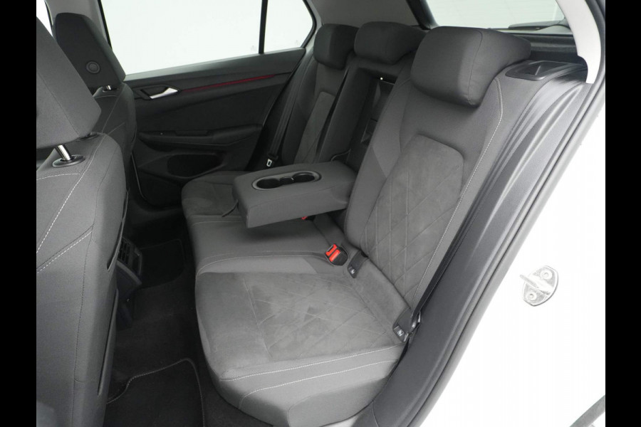 Volkswagen Golf 1.0 TSI 110pk Life Business Navigatie Memory Stoelverwarming Acc 99