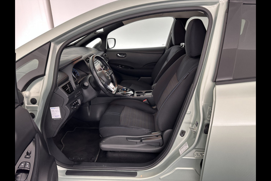 Nissan Leaf 2.ZERO EDITION 40 kWh Aut. *ADAPTIVE-CRUISE | DIGI-COCKPIT | TOP-VIEW | BLINDSPOT | KEYLESS | DAB+ | LANE-ASSIST | HEATED-SEATS | ECC | PDC | COMFORT-SEATS | CARPLAY | 17"ALU*