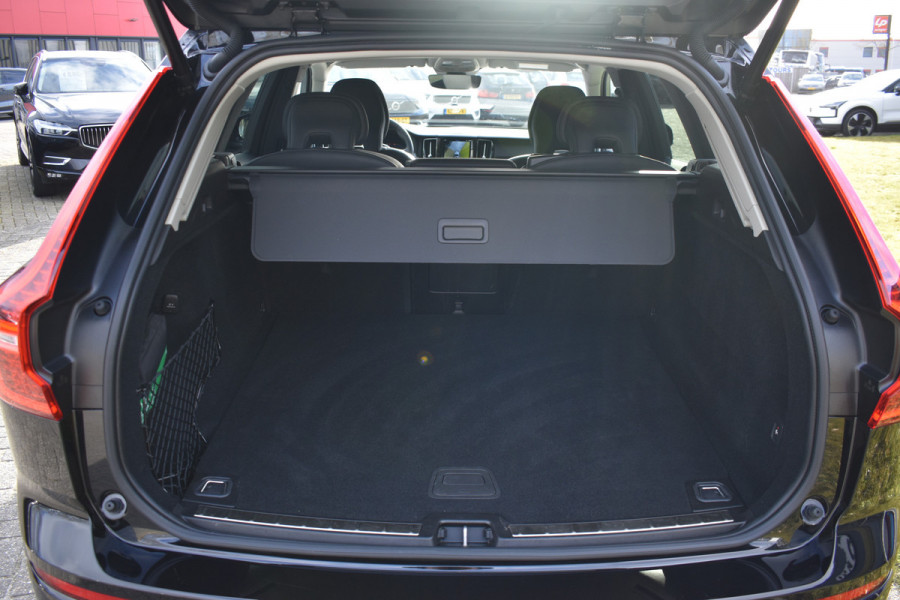 Volvo XC60 B4 Automaat Plus Dark | Keyless | Harman Kardon | Elec Stoelen | Stoel Stuurwielverwarming | 360 Camera