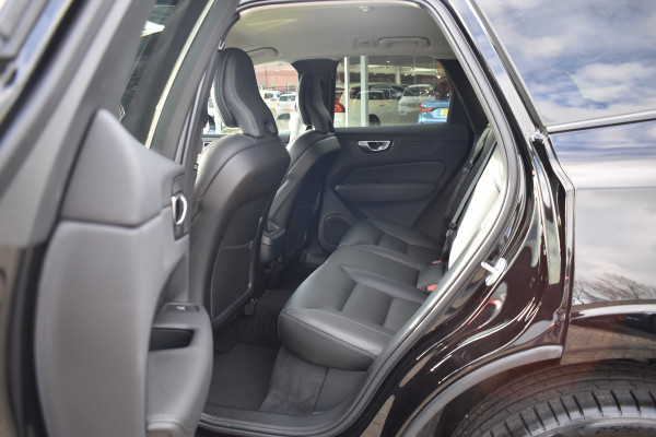 Volvo XC60 B4 Automaat Plus Dark | Keyless | Harman Kardon | Elec Stoelen | Stoel Stuurwielverwarming | 360 Camera