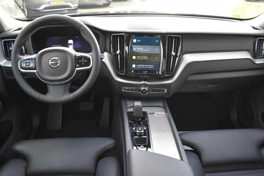 Volvo XC60 B4 Automaat Plus Dark | Keyless | Harman Kardon | Elec Stoelen | Stoel Stuurwielverwarming | 360 Camera