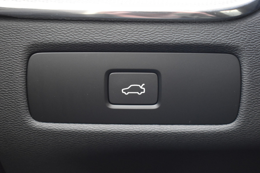 Volvo XC60 B4 Automaat Plus Dark | Keyless | Harman Kardon | Elec Stoelen | Stoel Stuurwielverwarming | 360 Camera