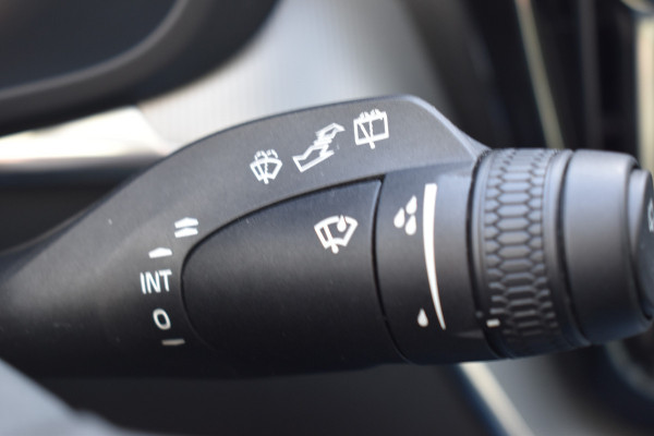 Volvo XC60 B4 Automaat Plus Dark | Keyless | Harman Kardon | Elec Stoelen | Stoel Stuurwielverwarming | 360 Camera