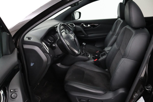 Nissan QASHQAI 1.2 N-Vision | Panoramadak | Stoelverwarming | 360 camera | Trekhaak | Leder/Alcantara | Navigatie | Keyless | Climate control