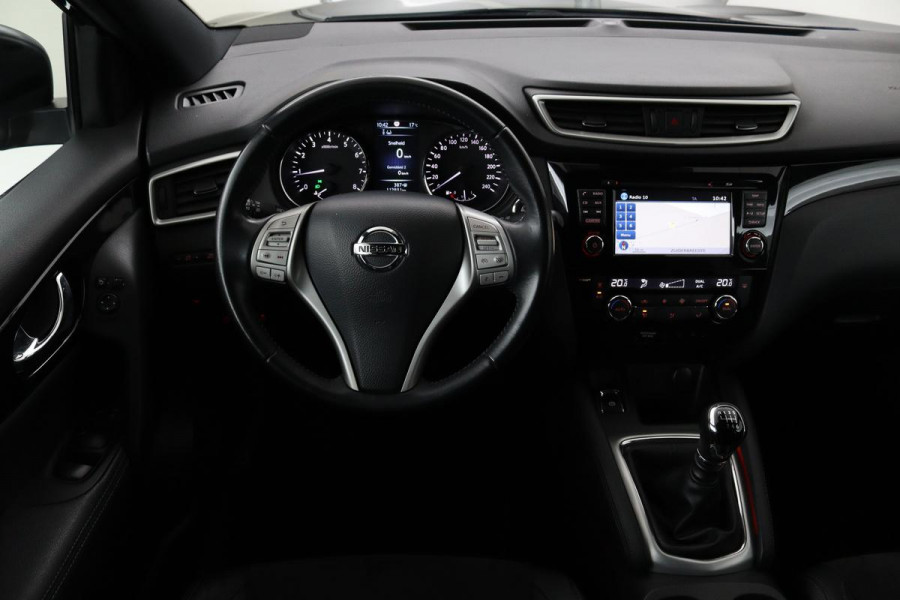 Nissan QASHQAI 1.2 N-Vision | Panoramadak | Stoelverwarming | 360 camera | Trekhaak | Leder/Alcantara | Navigatie | Keyless | Climate control