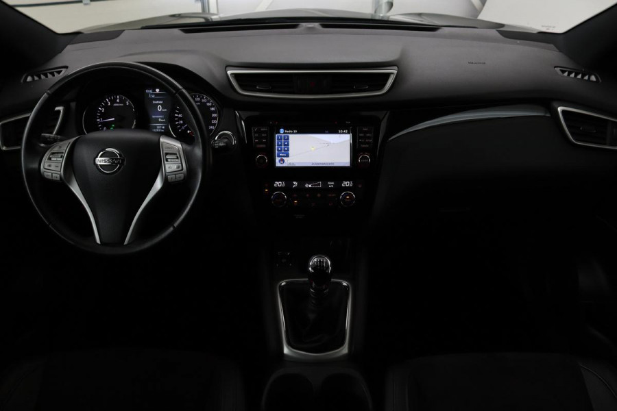 Nissan QASHQAI 1.2 N-Vision | Panoramadak | Stoelverwarming | 360 camera | Trekhaak | Leder/Alcantara | Navigatie | Keyless | Climate control