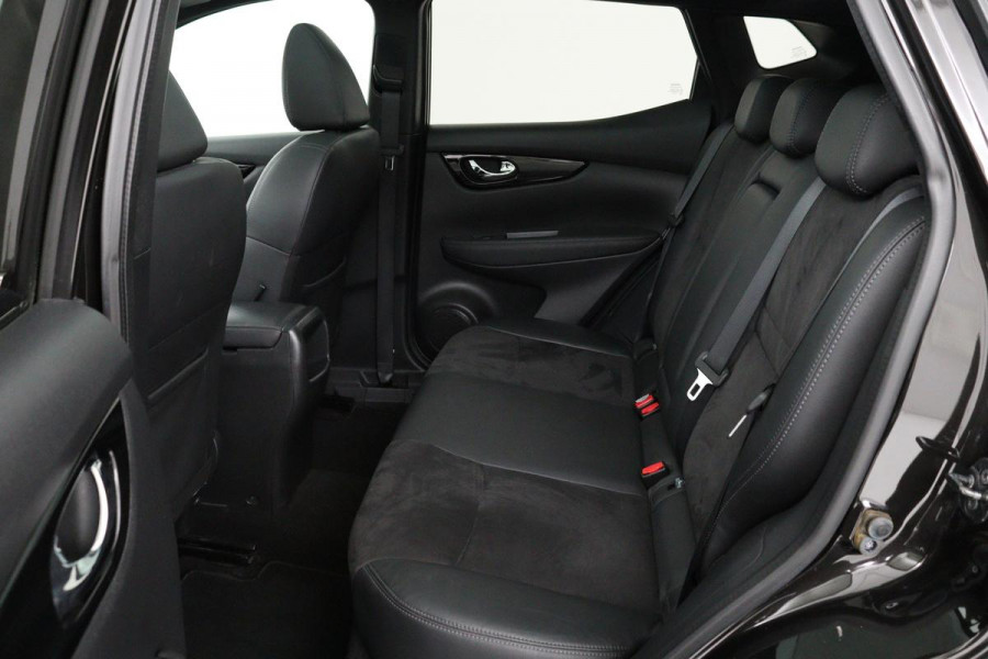Nissan QASHQAI 1.2 N-Vision | Panoramadak | Stoelverwarming | 360 camera | Trekhaak | Leder/Alcantara | Navigatie | Keyless | Climate control