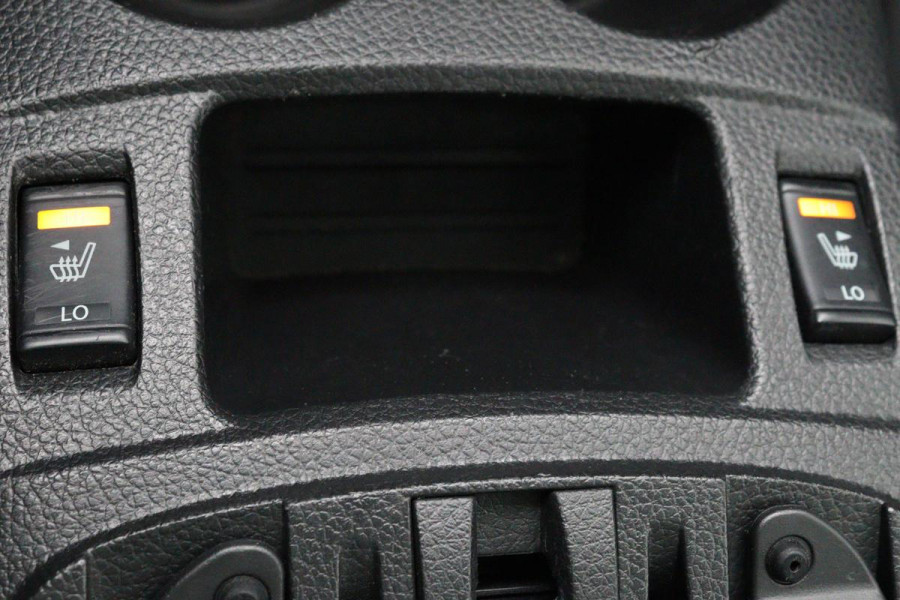 Nissan QASHQAI 1.2 N-Vision | Panoramadak | Stoelverwarming | 360 camera | Trekhaak | Leder/Alcantara | Navigatie | Keyless | Climate control