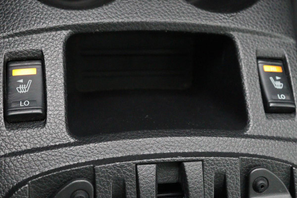 Nissan QASHQAI 1.2 N-Vision | Panoramadak | Stoelverwarming | 360 camera | Trekhaak | Leder/Alcantara | Navigatie | Keyless | Climate control