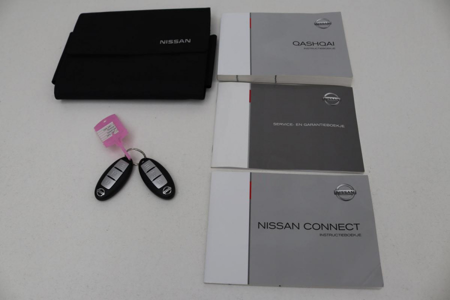 Nissan QASHQAI 1.2 N-Vision | Panoramadak | Stoelverwarming | 360 camera | Trekhaak | Leder/Alcantara | Navigatie | Keyless | Climate control
