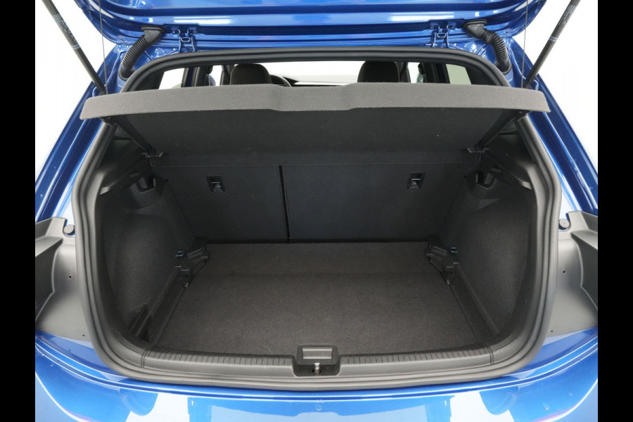 Volkswagen Polo 1.0 TSI R-Line 95 pk Navi via App Pdc Acc Clima 21