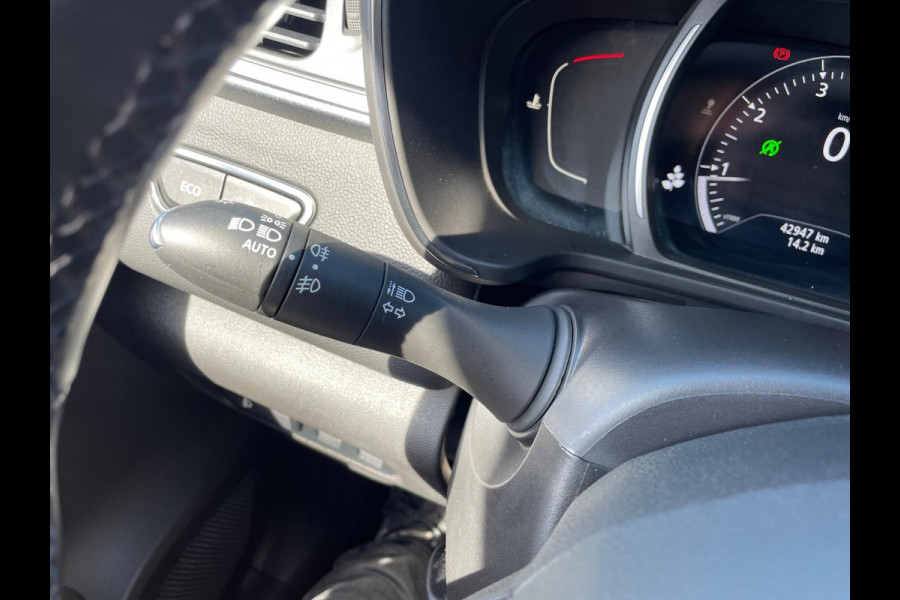 Renault Kadjar TCe 140 Intens Trekhaak wegkl. / p-sens & camera / Navi / Full LED / LM velgen