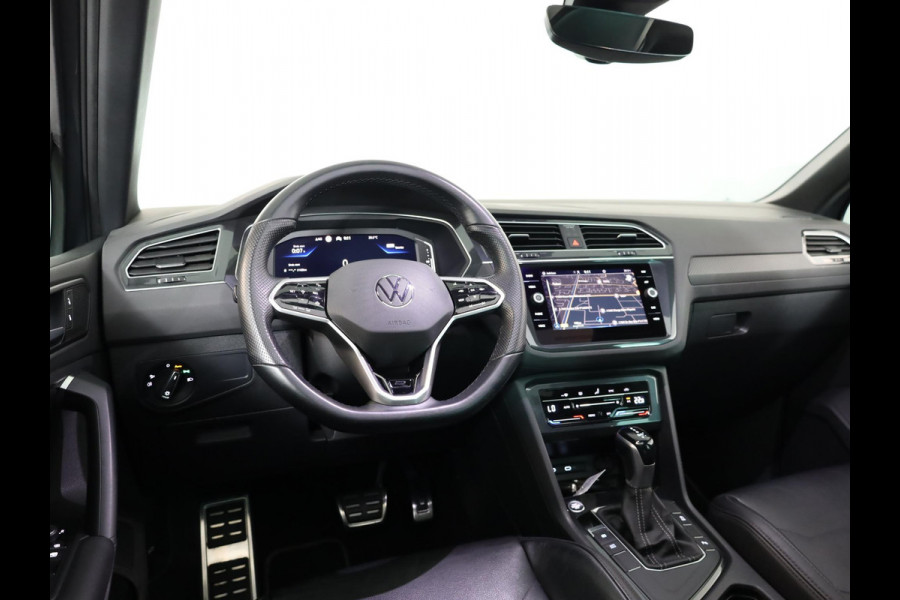 Volkswagen Tiguan 1.5 TSI R-Line Business+ 150pk |Panoramadak | Elekt. trekhaak | Leer| Camera| Adaptieve cruise control |