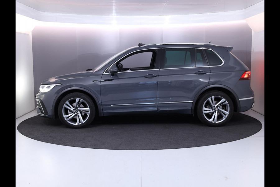 Volkswagen Tiguan 1.5 TSI R-Line Business+ 150pk |Panoramadak | Elekt. trekhaak | Leer| Camera| Adaptieve cruise control |