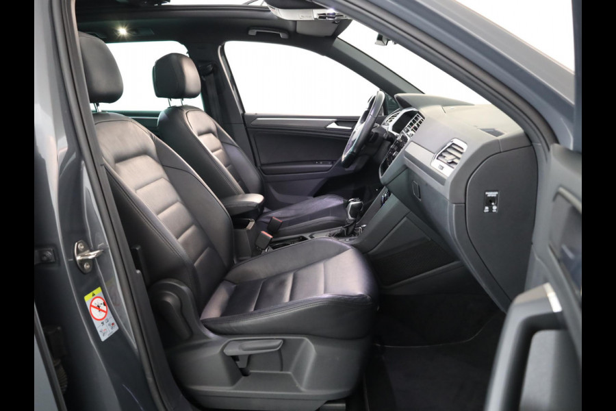 Volkswagen Tiguan 1.5 TSI R-Line Business+ 150pk |Panoramadak | Elekt. trekhaak | Leer| Camera| Adaptieve cruise control |