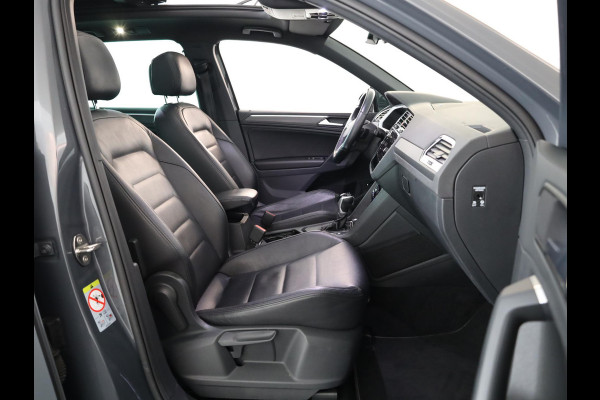Volkswagen Tiguan 1.5 TSI R-Line Business+ 150pk |Panoramadak | Elekt. trekhaak | Leer| Camera| Adaptieve cruise control |