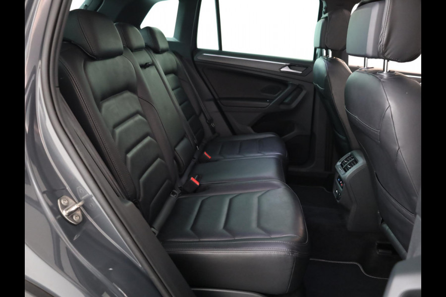 Volkswagen Tiguan 1.5 TSI R-Line Business+ 150pk |Panoramadak | Elekt. trekhaak | Leer| Camera| Adaptieve cruise control |