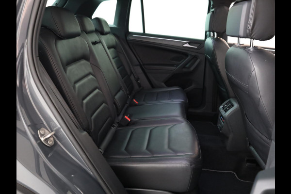 Volkswagen Tiguan 1.5 TSI R-Line Business+ 150pk |Panoramadak | Elekt. trekhaak | Leer| Camera| Adaptieve cruise control |