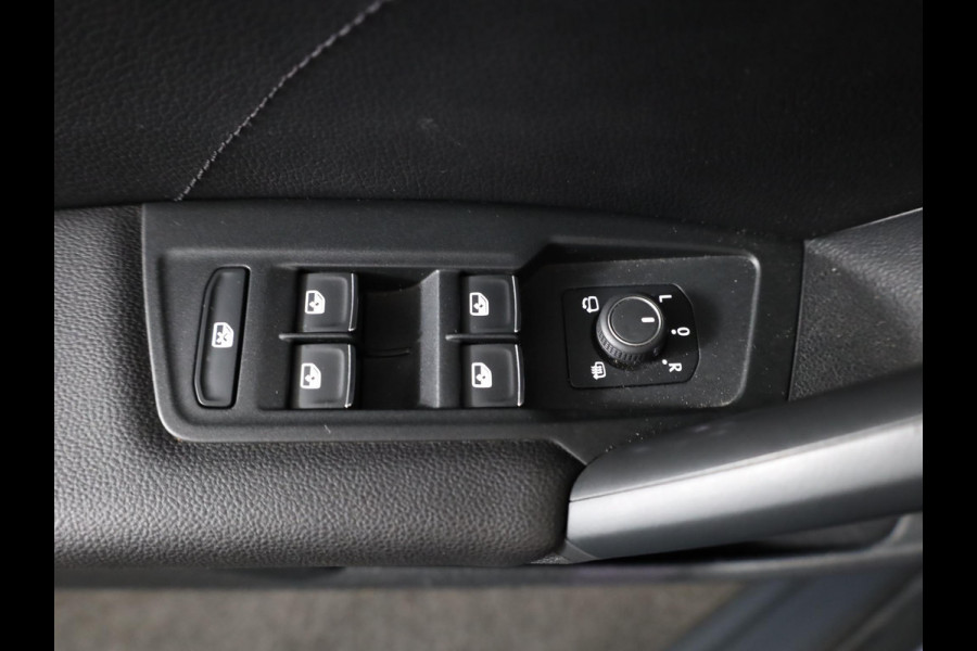 Volkswagen Tiguan 1.5 TSI R-Line Business+ 150pk |Panoramadak | Elekt. trekhaak | Leer| Camera| Adaptieve cruise control |