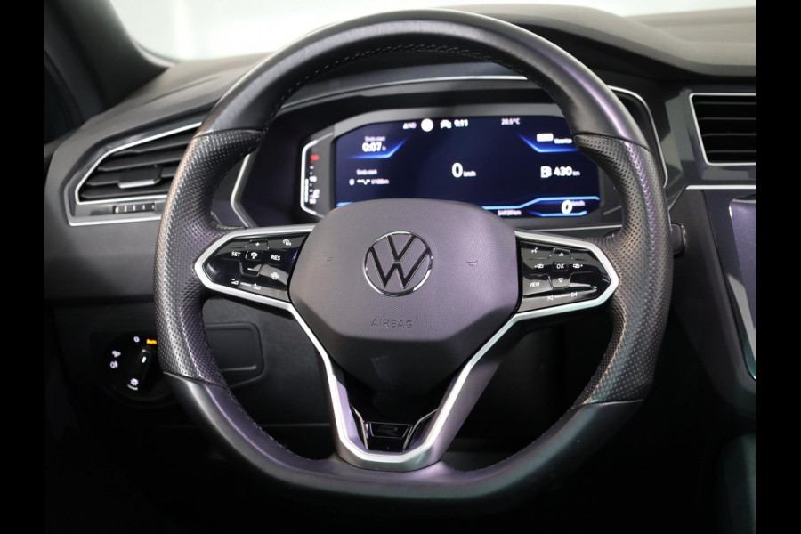 Volkswagen Tiguan 1.5 TSI R-Line Business+ 150pk |Panoramadak | Elekt. trekhaak | Leer| Camera| Adaptieve cruise control |