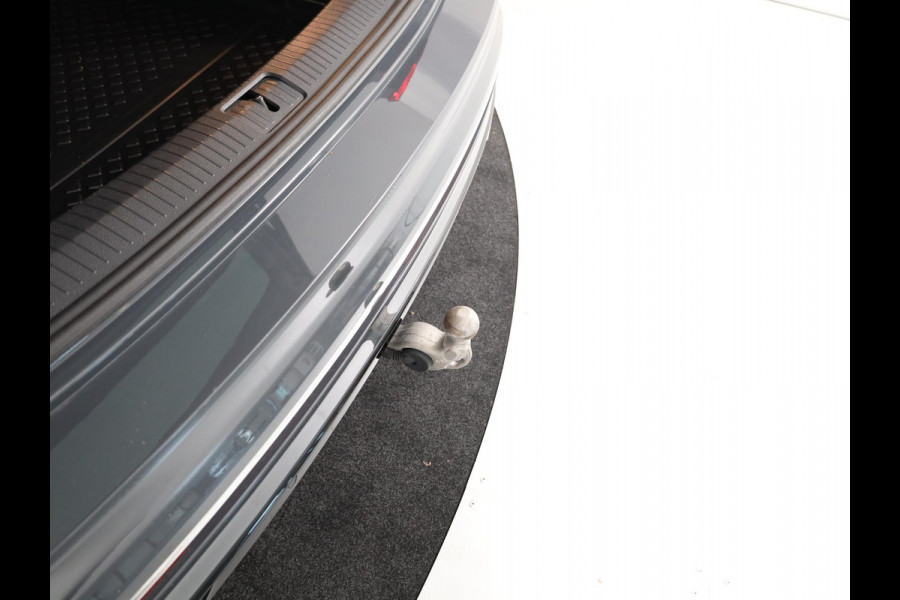 Volkswagen Tiguan 1.5 TSI R-Line Business+ 150pk |Panoramadak | Elekt. trekhaak | Leer| Camera| Adaptieve cruise control |