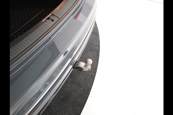 Volkswagen Tiguan 1.5 TSI R-Line Business+ 150pk |Panoramadak | Elekt. trekhaak | Leer| Camera| Adaptieve cruise control |