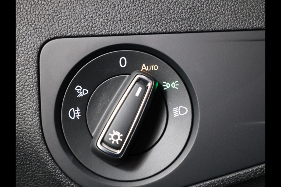 Volkswagen Tiguan 1.5 TSI R-Line Business+ 150pk |Panoramadak | Elekt. trekhaak | Leer| Camera| Adaptieve cruise control |